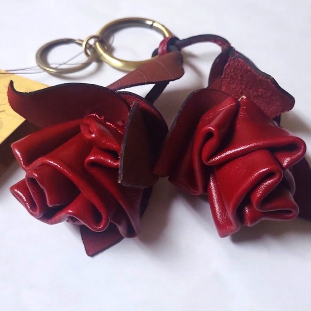 Patricia Nash Red Laced Rose Charm Key Fob - Picture 4 of 8